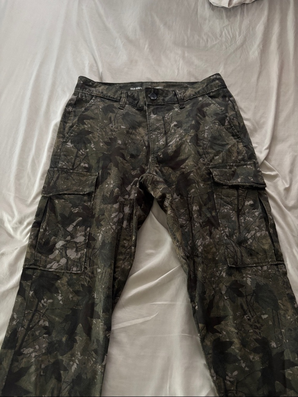 Old Navy Men's Olive Green Camouflage Cargo Pants